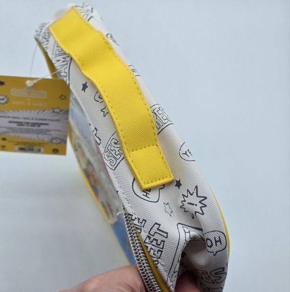 Wet n Wild x Sesame Street Yellow & White Makeup Bag - Picture 4 of 7